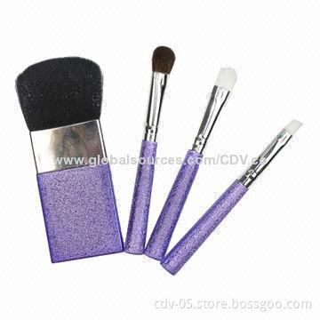 4-piece Mini makeup brush set, made of synthetic+goat bristles, plastic handle with glittery finish